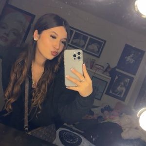 Meet your Posher, Ashlee